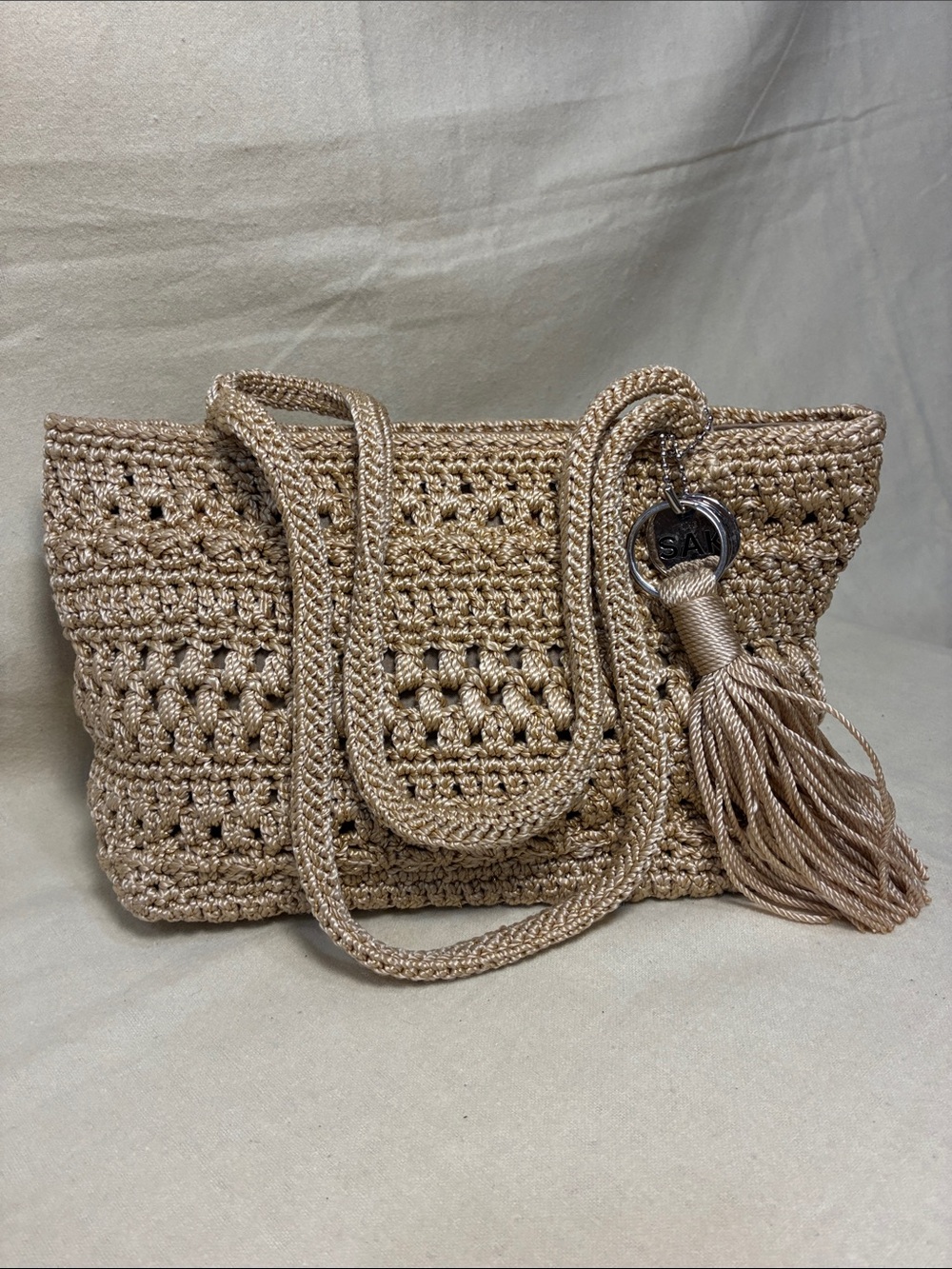 Vintage The Sak Stylish Woven Tassel Shoulder Bag - Neutral with gold sparkle